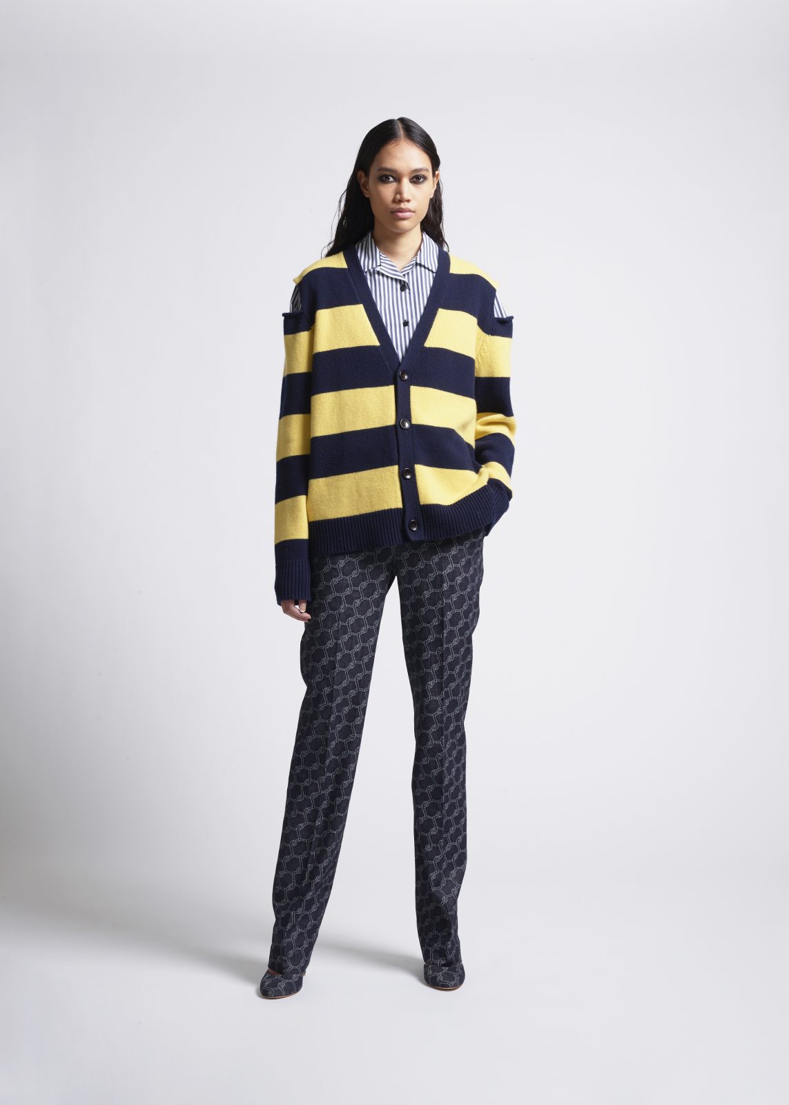 VplusY_womens_look_cardigan-trousers