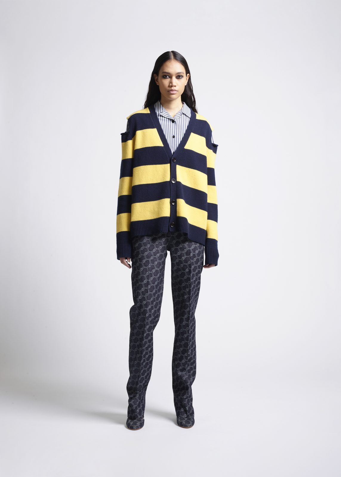 VplusY_womens_look_cardigan-trousers