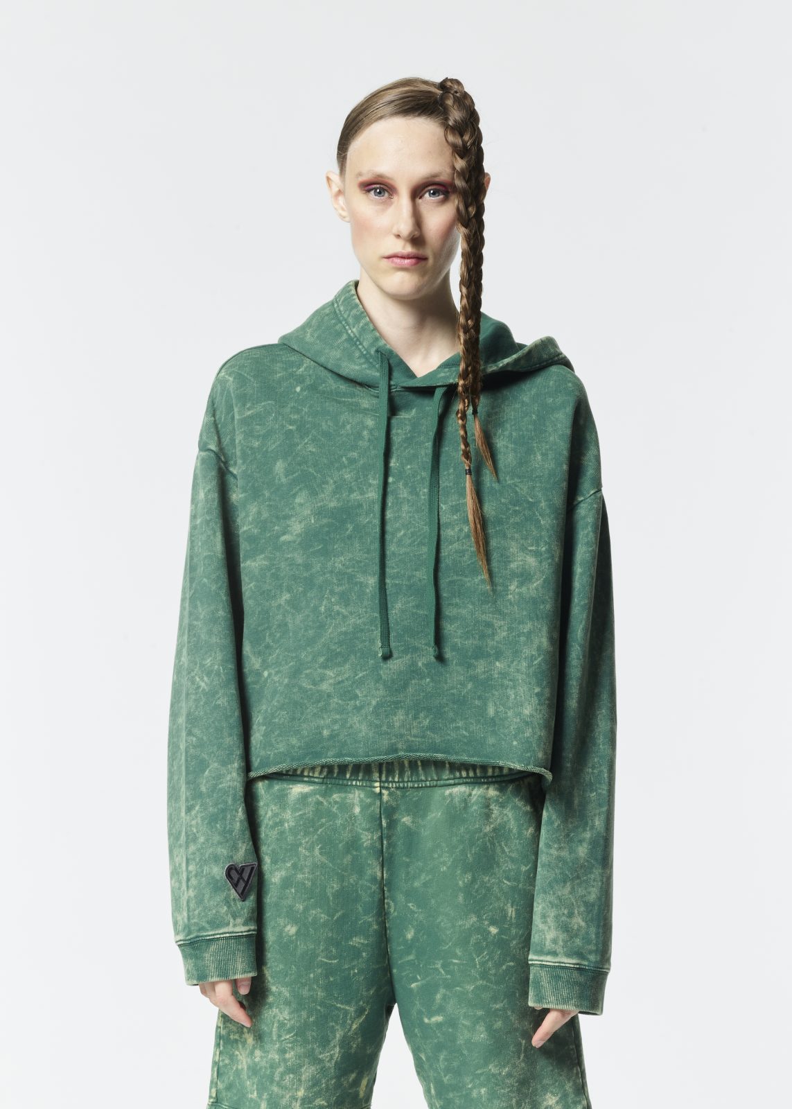 VplusY_green-cropped-hoodie_woman
