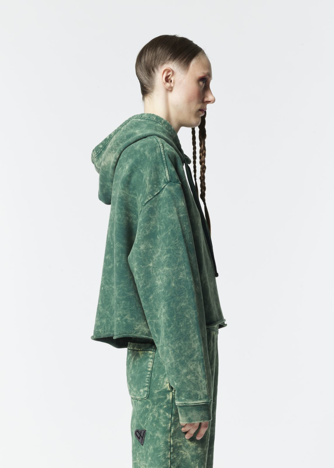 VplusY_green-cropped-hoodie_woman