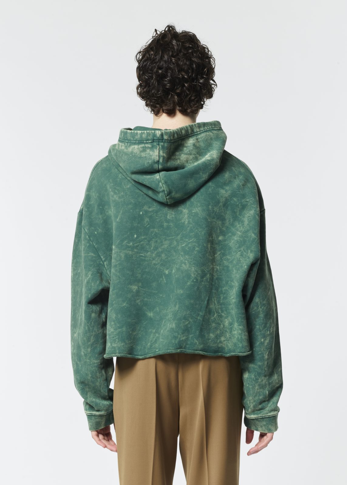 VplusY_green-cropped-hoodie_man