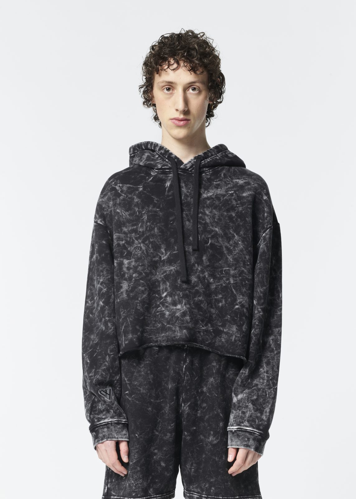 VplusY_black-cropped-hoodie_man