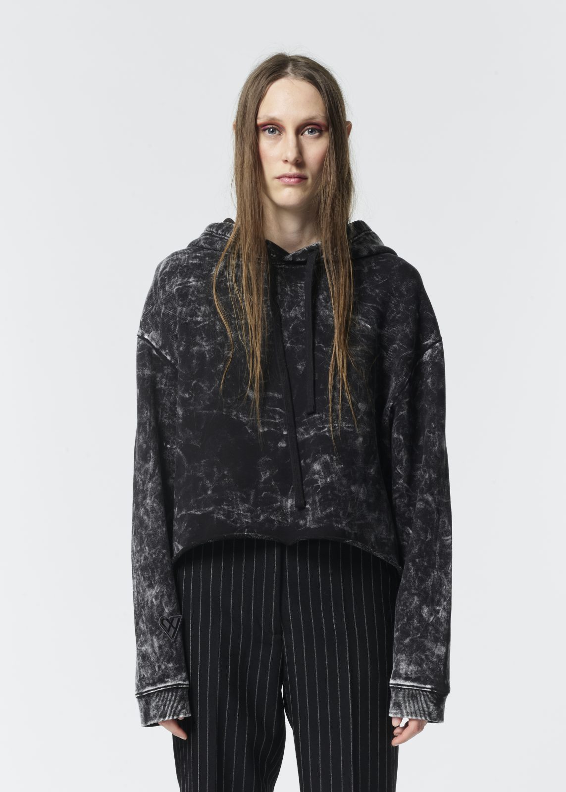 VplusY_black-cropped-hoodie_woman