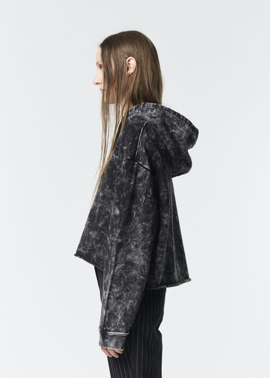 VplusY_black-cropped-hoodie_woman